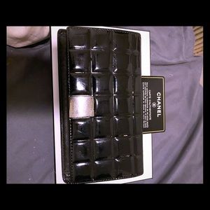 Chanel  bon bon quilted patent Belford wallet